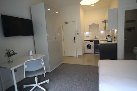 Studio to rent, Flat 1A, 22 Kelso Road, LS2 9PR