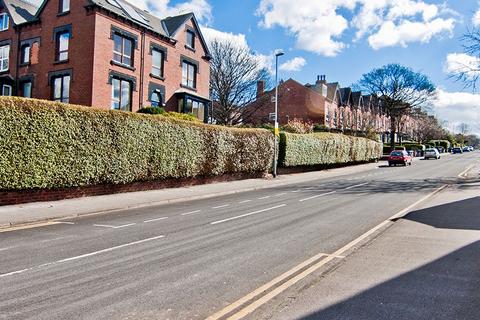 Studio to rent, Flat 4, 16 Kelso Road, LS2 9PR
