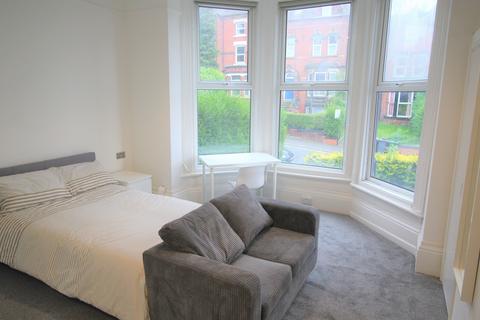 Studio to rent, 16 Kelso Road