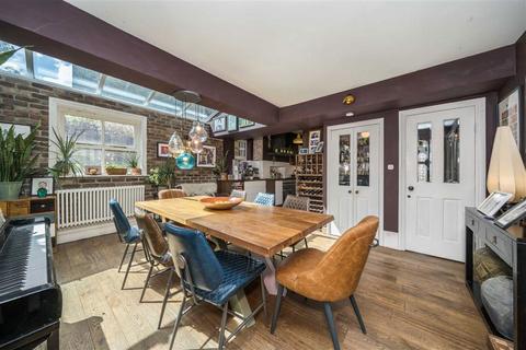 4 bedroom semi-detached house for sale, Boyne Road, London SE13