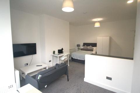 Studio to rent, Flat 2, 158 Woodsley Road, LS2 9LZ