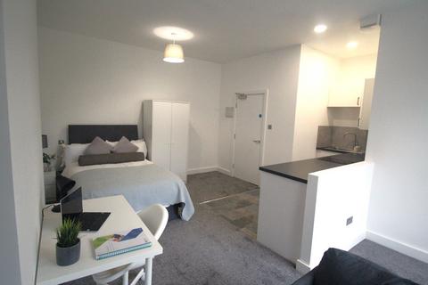 Studio to rent, Flat 2, 158 Woodsley Road, LS2 9LZ