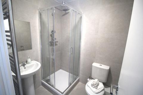Studio to rent, Flat 2, 158 Woodsley Road, LS2 9LZ