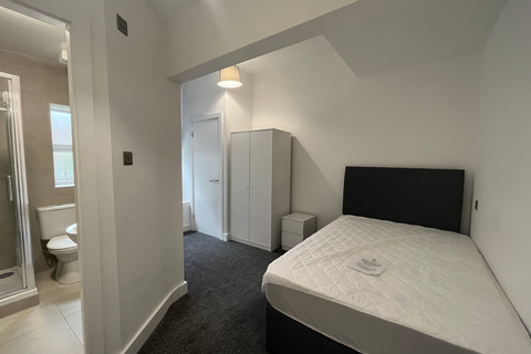 2 bedroom flat to rent, Flat 3, 158 Woodsley Road, LS2 9LZ