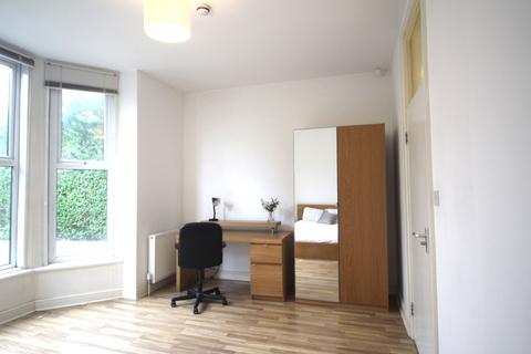 1 bedroom flat to rent, Ground Flat, 13 Kelso Road, LS2 9PR