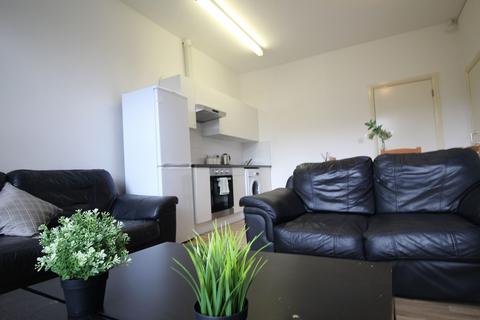 1 bedroom flat to rent, Ground Flat, 13 Kelso Road, LS2 9PR