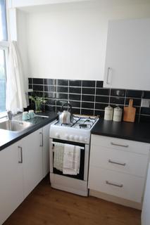 Flat 4, 12 Kelso Road, LS2 9PR