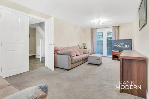 5 bedroom detached house for sale, Firecrest, Hampton Vale, PE7