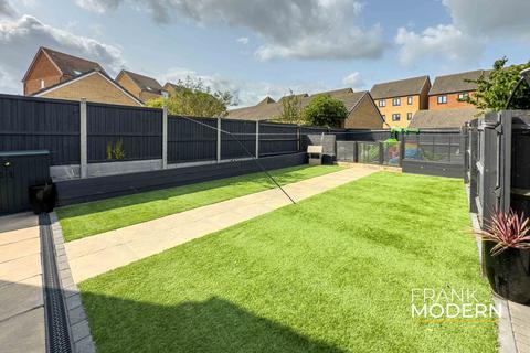 5 bedroom detached house for sale, Firecrest, Hampton Vale, PE7