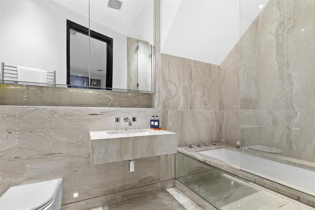 En-suite Bathroom