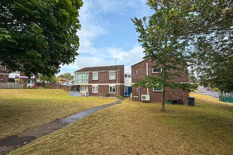 undefined, Laurel Close, Taunton