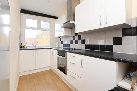3 bedroom apartment to rent, Week Street, Maidstone