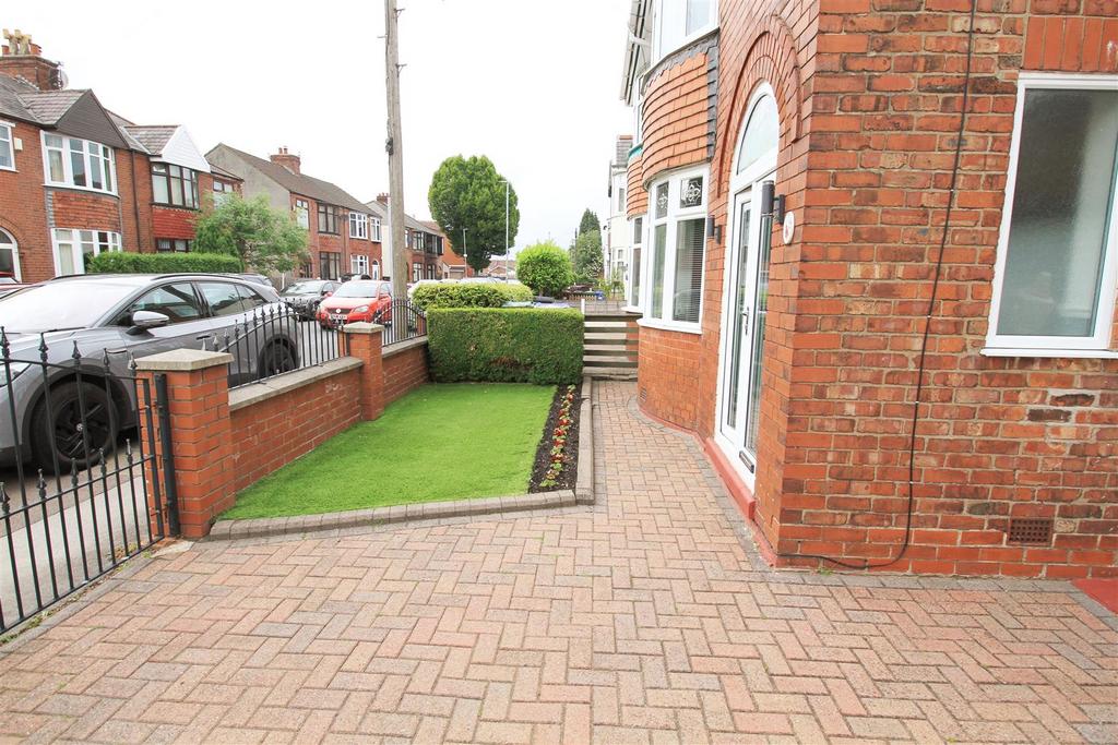 Front garden.jpg