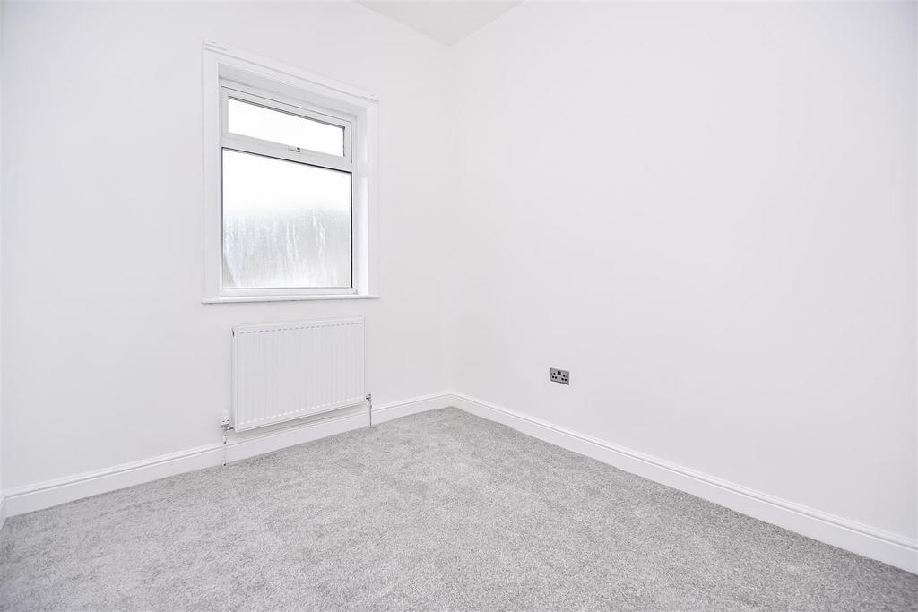 8 Manchester Road Bedroom 2.jpg