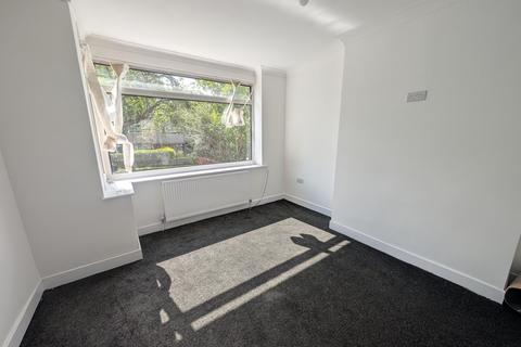 3 bedroom semi-detached house to rent, Sherwell Rise, Allerton, Bradford, BD15
