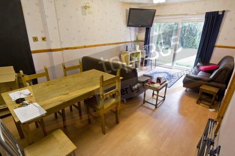 6 bedroom detached house to rent, *£161pppw incl bills + two free large Papa John’s pizzas weekly (T+C’s apply)* Arnesby Road, Lenton, NG7 2EA