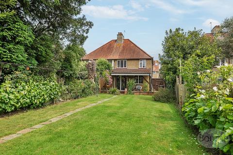 Northfield Road, Cobham, Surrey, KT11