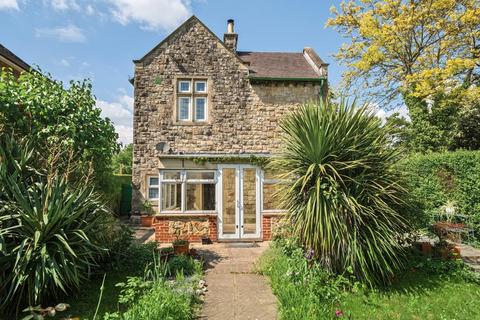 2 bedroom detached house for sale, London Road,  Staines-Upon-Thames,  TW18