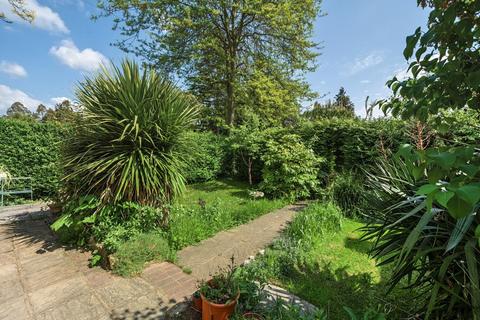 2 bedroom detached house for sale, London Road,  Staines-Upon-Thames,  TW18