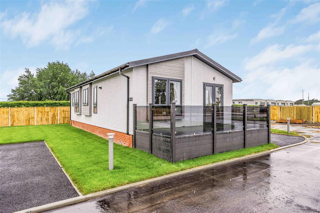Plot 26 Littlehampton Marina-Small-Portico Marketin