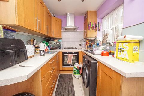2 bedroom semi-detached house for sale, Drapers Way, St. Leonards-On-Sea