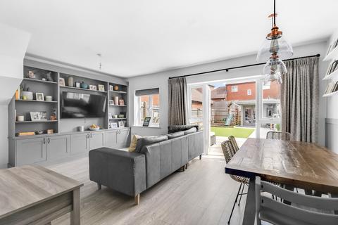 17 Buddery Close, Warfield, Bracknell, RG42 6DJ
