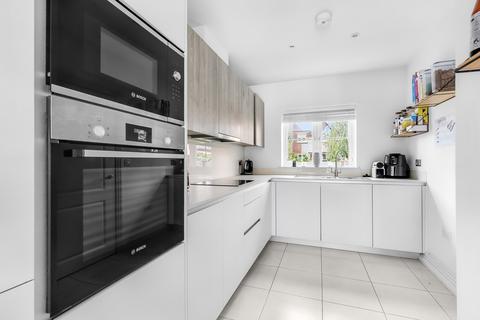 17 Buddery Close, Warfield, Bracknell, RG42 6DJ