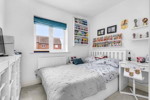 17 Buddery Close, Warfield, Bracknell, RG42 6DJ