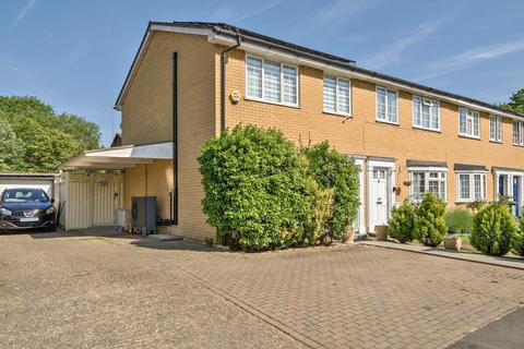 38 Hawksway, Staines-upon-thames, TW18 4RY