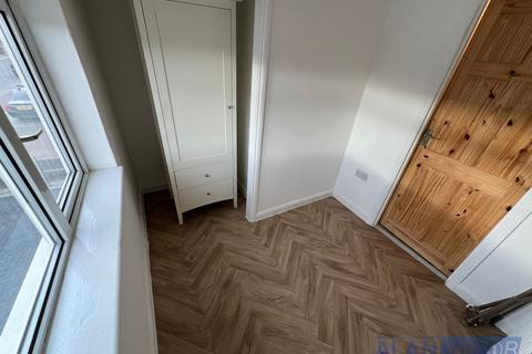3 bedroom terraced house to rent, Crescent Road, Dagenham RM10