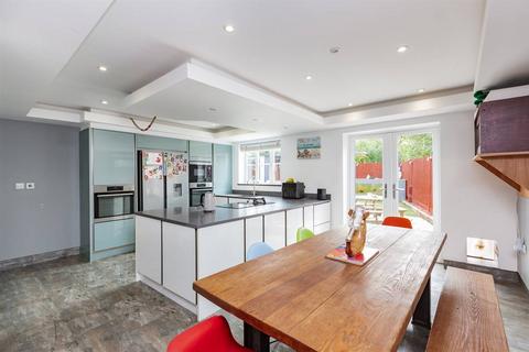 4 bedroom detached house for sale, Thistle Drive, Whitstable