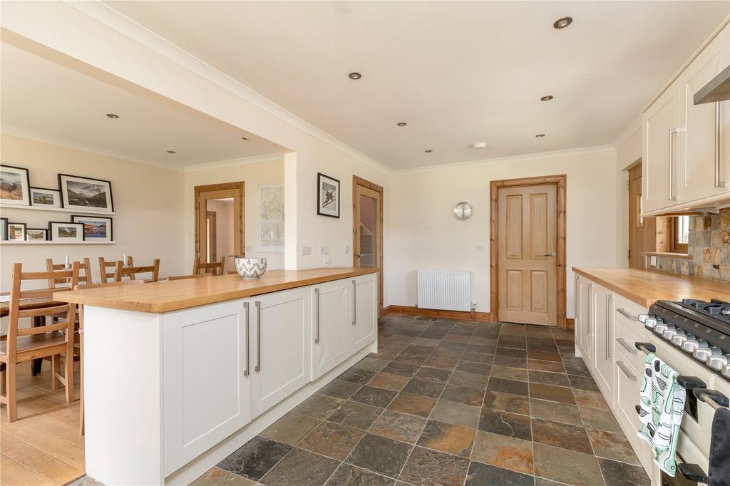 Kitchen/Breakfast Rm