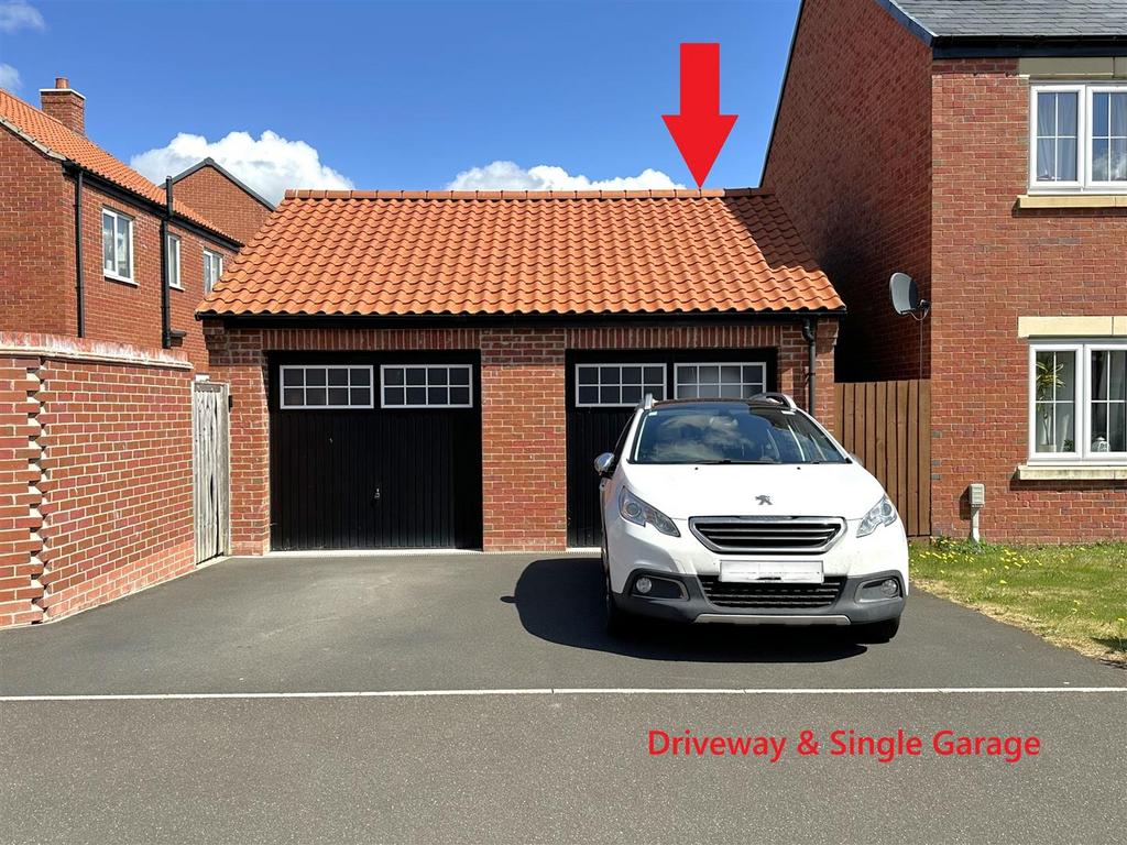 Driveway &amp; Single Garage 978