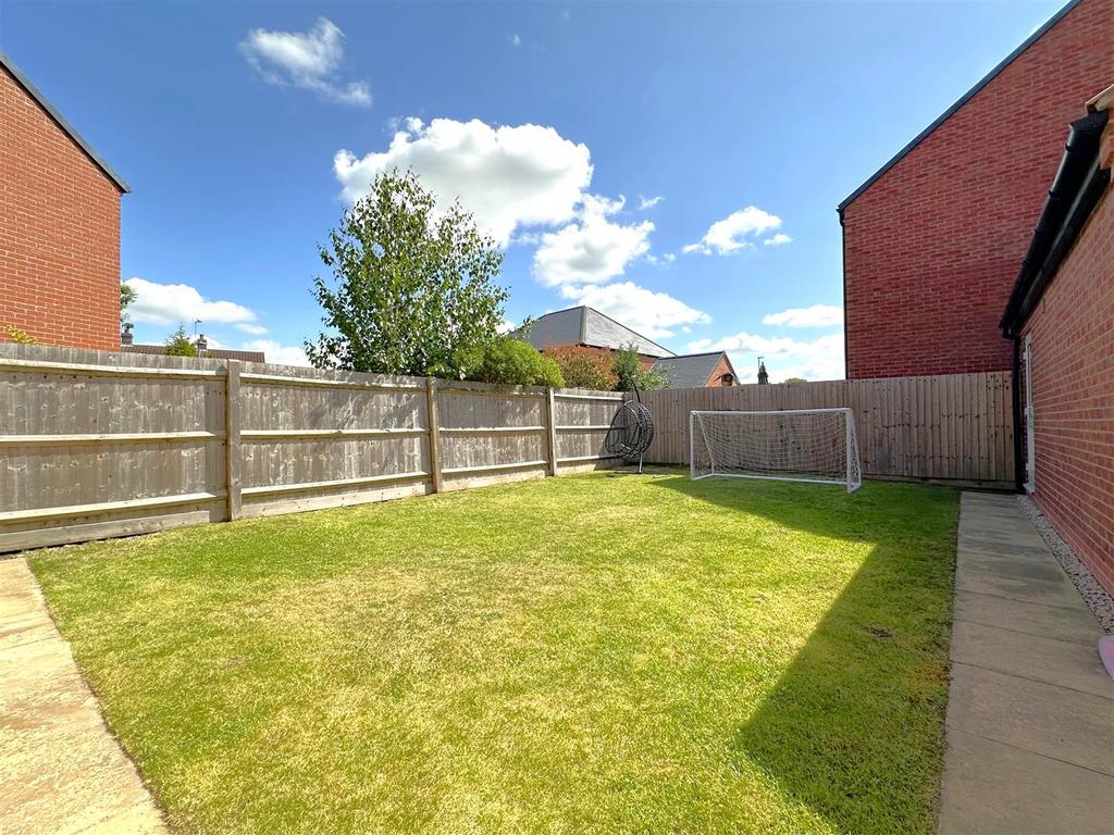 Lovely Private Garden 919