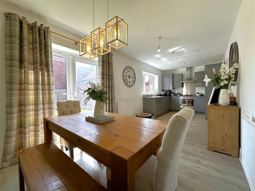 Open-Plan Dining Kitchen 903