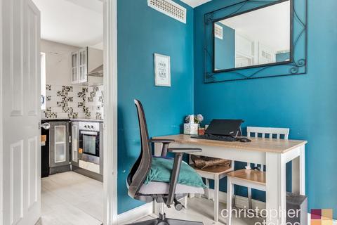 1 bedroom ground floor flat for sale, Shortmead Drive, Cheshunt, Hertfordshire, EN8 8TY