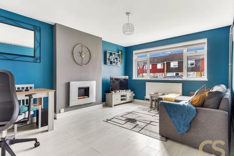 1 bedroom ground floor flat for sale, Shortmead Drive, Cheshunt, Hertfordshire, EN8 8TY