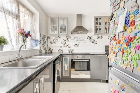 1 bedroom ground floor flat for sale, Shortmead Drive, Cheshunt, Hertfordshire, EN8 8TY