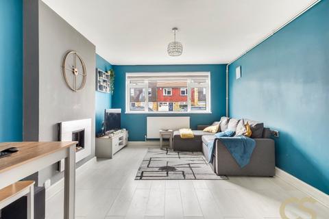 1 bedroom ground floor flat for sale, Shortmead Drive, Cheshunt, Hertfordshire, EN8 8TY