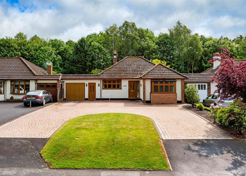 135 Yew Tree Lane-front.jpg