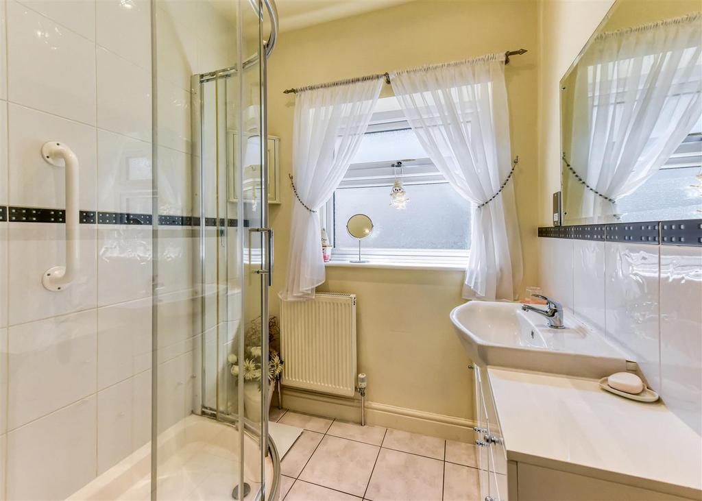 135 Yew Tree Lane-shower room.jpg