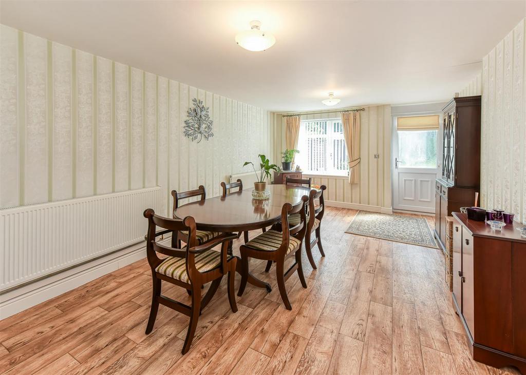 135 Yew Tree Lane-dining room.jpg