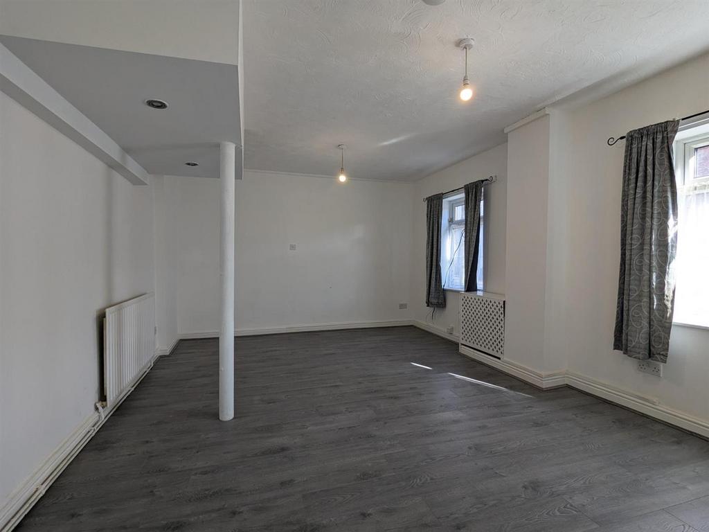 PXL 20250407 093234449.jpg