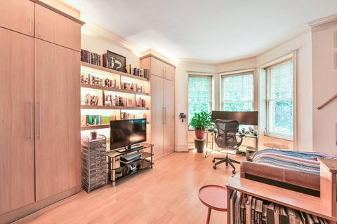 Kings Gardens, South Hampstead, London, NW6