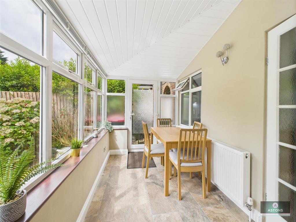 Conservatory/Dining Room