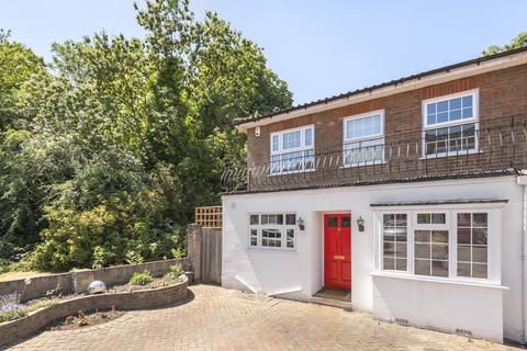 4 bedroom house to rent, Guildown Avenue, London, N12