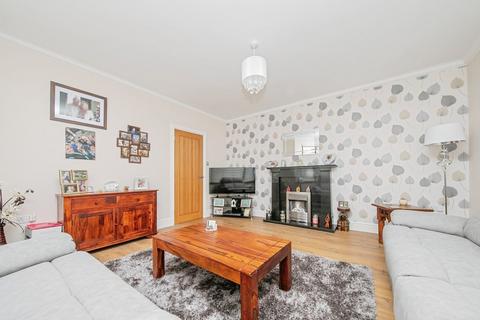 32 Cliff Road, Holland-on-sea, Clacton-on-sea, CO15 5QG