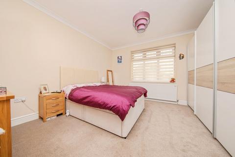 32 Cliff Road, Holland-on-sea, Clacton-on-sea, CO15 5QG