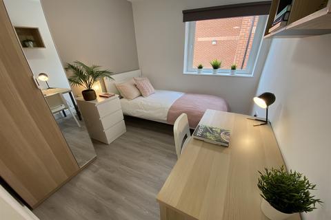 1 bedroom in a flat share to rent, Flewitt House, Beeston, NG9 2AR