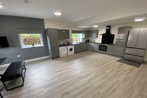 1 bedroom in a flat share to rent, Flewitt House, Beeston, NG9 2AR